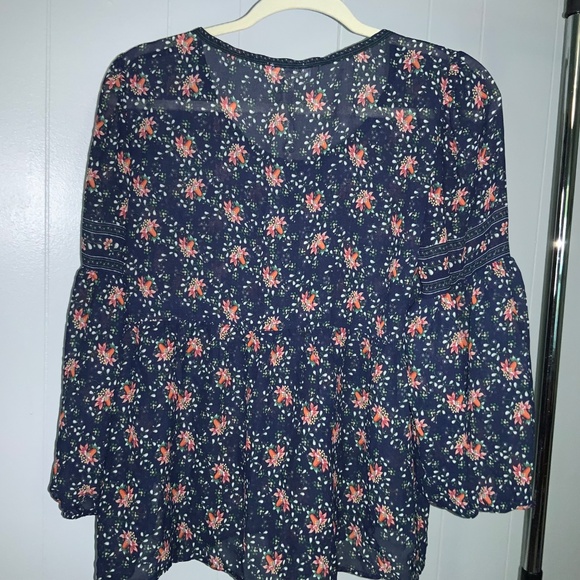 Max Studio Blue Floral 1/2 Button boho peplum blouse Sz S bell sleeve semi sheer - Picture 5 of 7